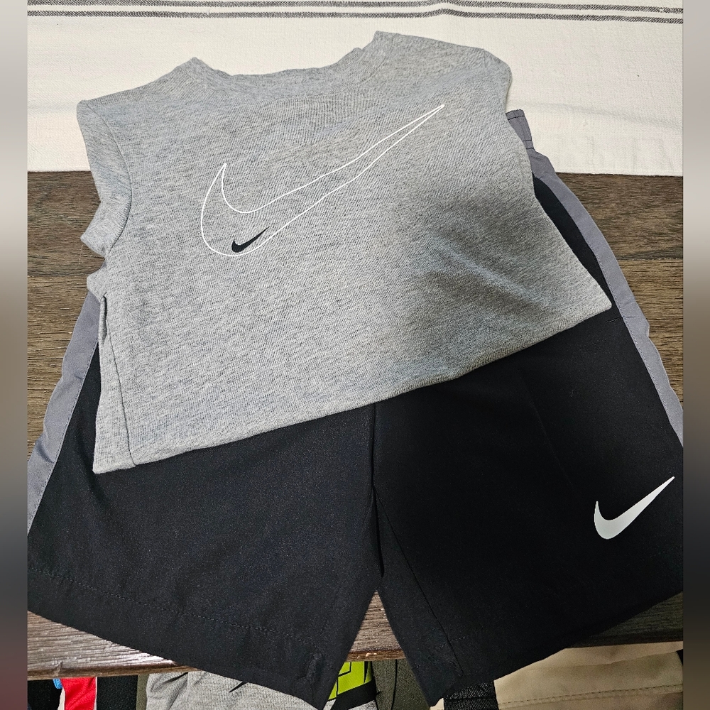 Nike Heather Gray and Black Sportswear